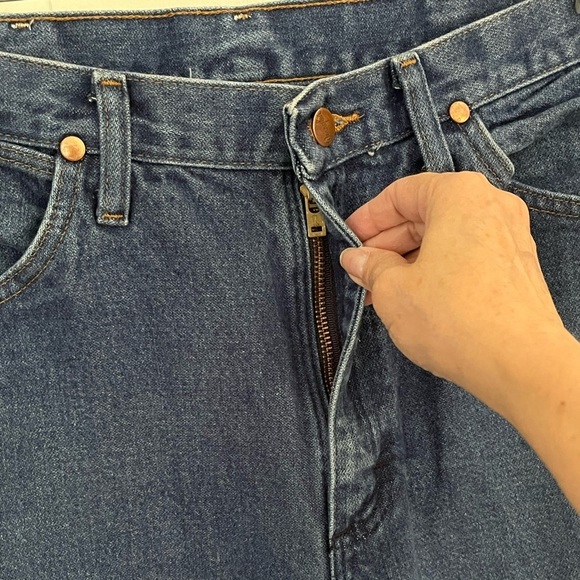 WRANGLERS Denim Straight Leg Blue Jeans Men's SIZE 33x32 Rugged Cowboy Outdoor - Picture 4 of 11